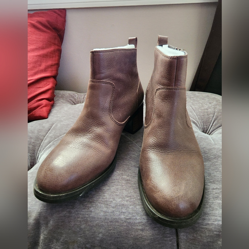 TARA M Grace Booties, Brown. Size 6.5. Org $179